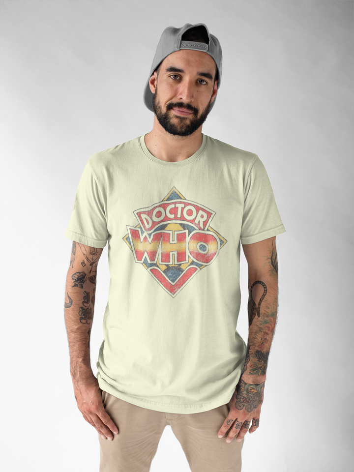 This t-shirt takes us back to the glorious halcyon days of Tom Baker with this 1970s Doctor Who Logo. This t-shirt has been intentionally printed to give that vintage retro disressed look, in our opinion, just that little bit cooler for the true 'Old Skool' fan!