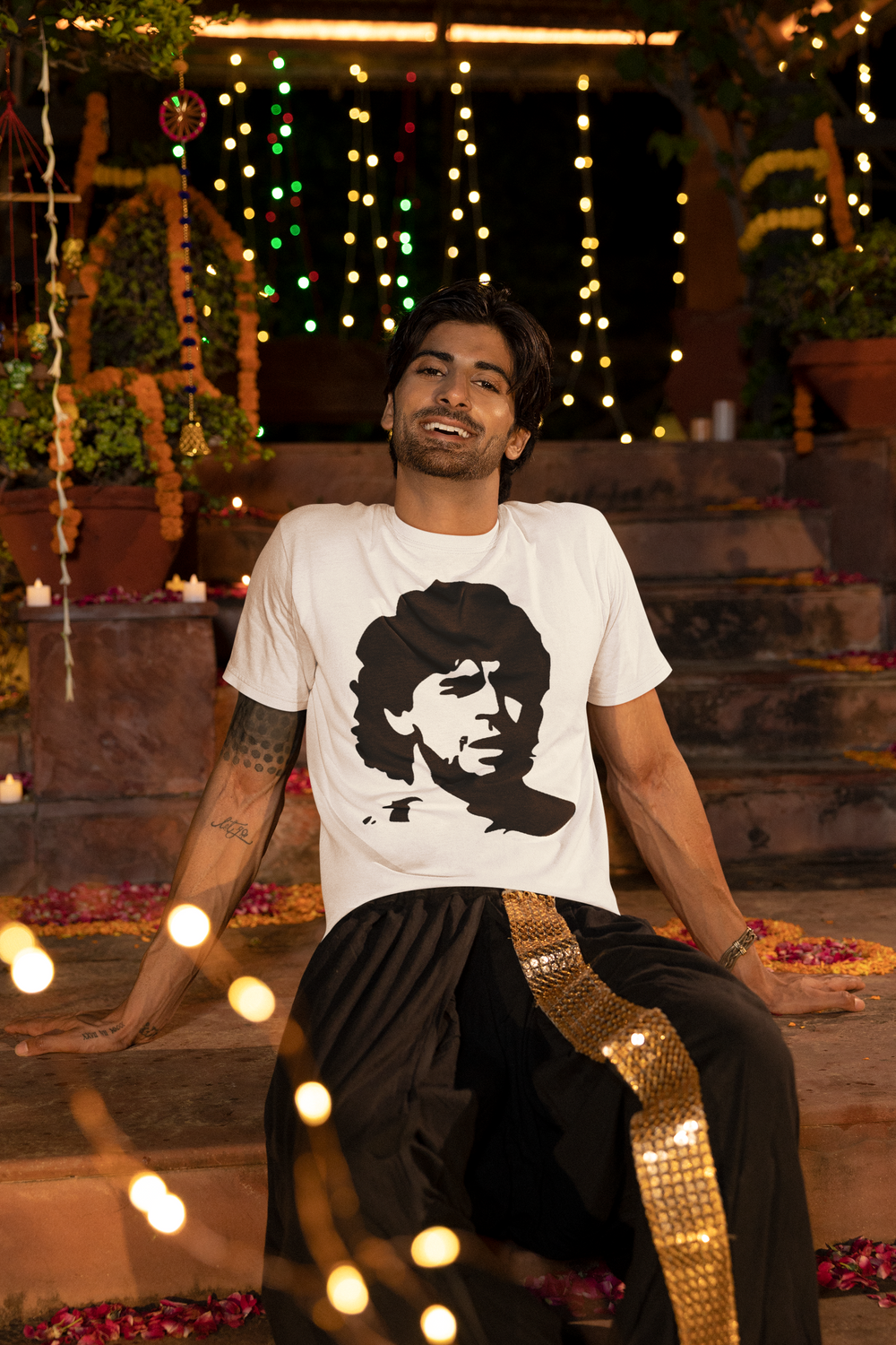 Che Guevara was such a hero to Diego Maradona that he had a tattoo of the legendary revolutionary on his arm so we decided to create this t-shirt as a tribute to the Argentinian Football legend in the style of the iconic Che image.